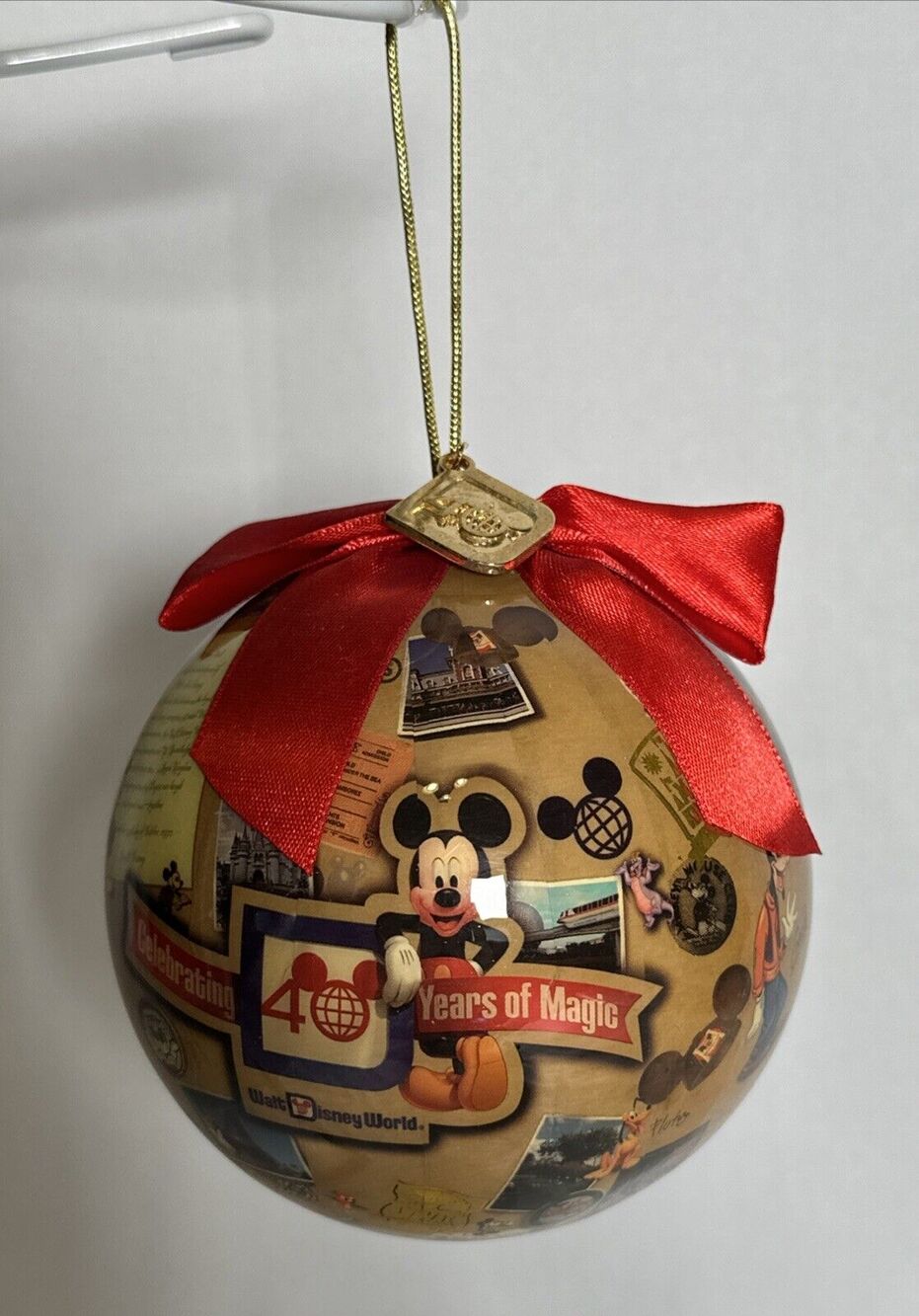 WDW Disney 40 Years of Magic Christmas Ornament! LARGER! ROUND! METAL 40 CHARM